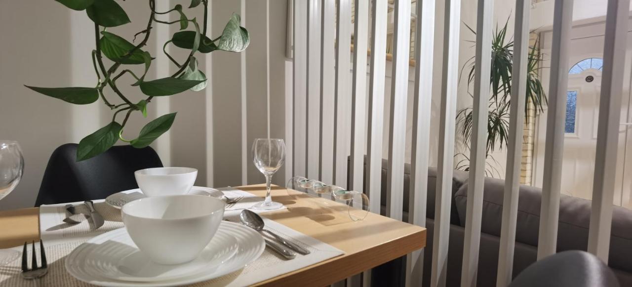 זרנג'נין Zona Apartments 1 מראה חיצוני תמונה